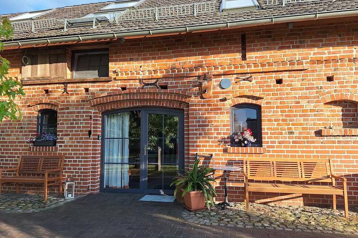 Ferienwohnung für 4 Personen, mit Terrasse und Garten in Neu Zauche