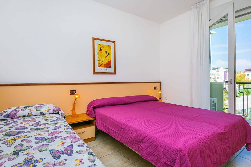 Entire apartment, Beautiful apartment for 7 guests with A/C, Wifi, Tv and terrace in Porto Santa Margherita, Caorle