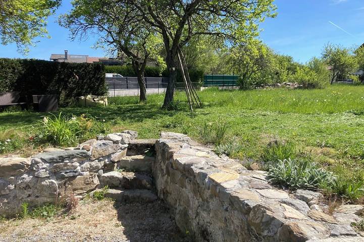 Location de vacances pour 2 personnes, avec terrasse et jardin à Larringes