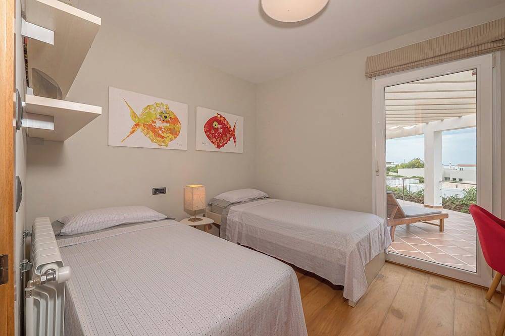 Villa con Piscina Vistas al Mar in Punta Prima, Sant Lluís