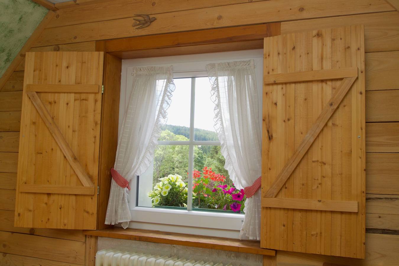 Zimmer 'Einzelzimmer Mit Du Wc' mit Bergblick, Gemeinschaftsterrasse und Wi-Fi in Blasiwald (Schluchsee), Schluchsee
