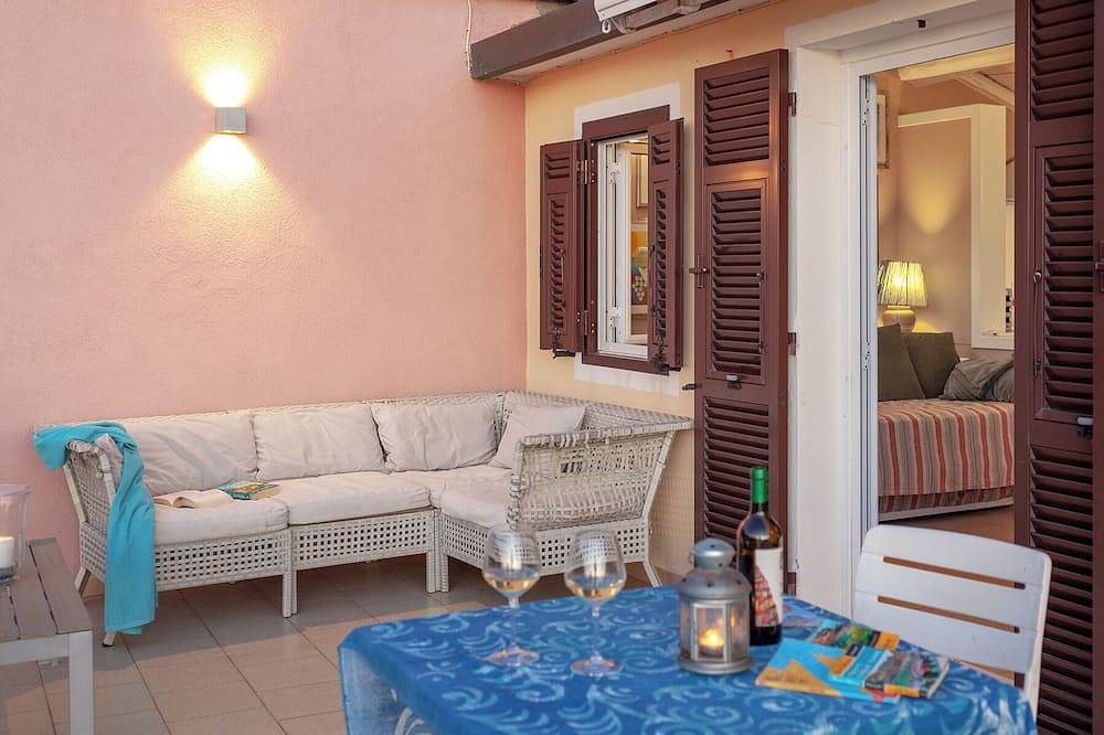 La Terrazza 85: breathtaking views, tranquility and garden. Citr Code 011024 in Manarola, Riomaggiore Municipality