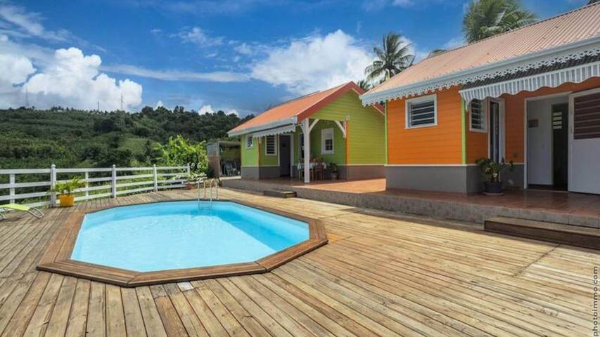 Bungalow pour 5 personnes, avec jardin en Martinique