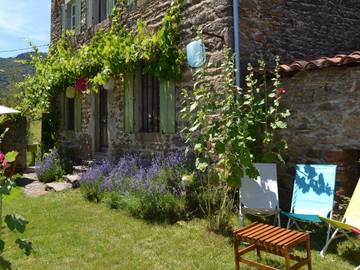 Gîte pour 4 personnes, avec terrasse et jardin à Villeneuve-d'Allier