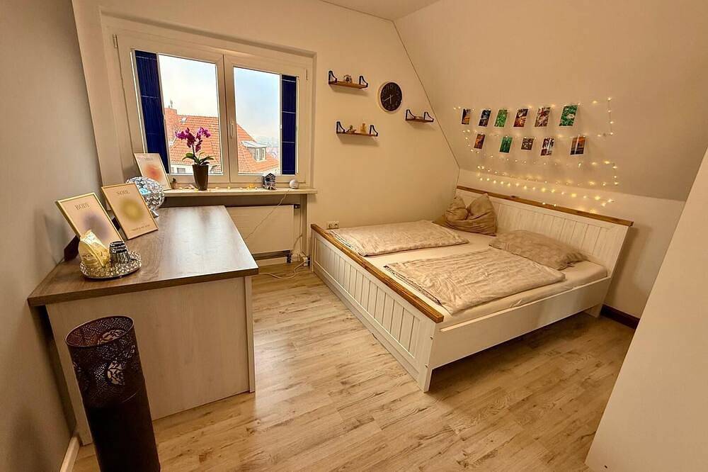 Ganze Wohnung, Ruhige Randlage im sonnigen Villenviertel mit Hottub, zum wohlfühlen in Rudolstadt, Saaleland