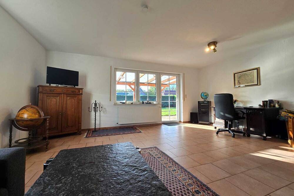 Geräumiges Ferienhaus Dat Steenhuus mit Garten, und Spielzimmer in Marienhafe in Marienhafe, Nordseeküste