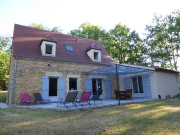 Gîte pour 6 personnes, avec terrasse à Proissans