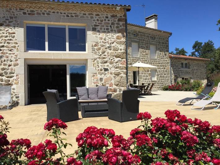 Gîte pour 14 personnes, avec terrasse et jardin - 1