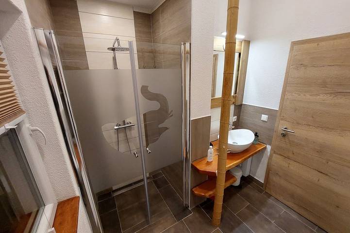 Cozy newly built vacation home in the heart of the Erzgebirge \"Haus Ost\" in Pockau-Lengefeld, Monts Métallifères