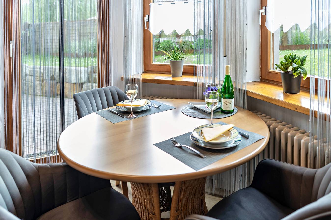 Entire apartment, Holiday Apartment 'Quiet Basement Apartment with Terrace' with Private Terrace, Garden, and Wi-Fi in Altenkunstadt, Oberes Maintal - Coburger Land