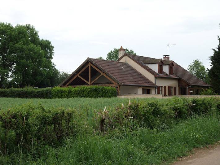 Gîte pour 8 personnes, avec terrasse, animaux acceptés à Saint-Gervais-sur-Couches