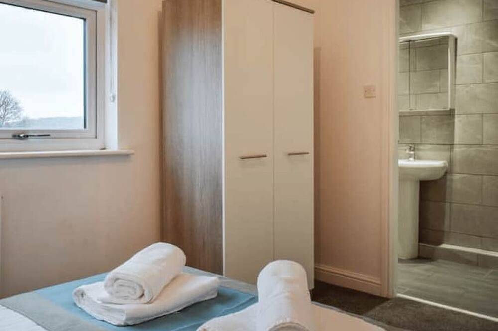 Entire apartment, The Nivora Suite in Huddersfield, West Yorkshire