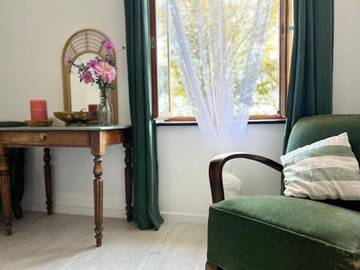 Location de vacances pour 4 personnes, avec vue et jardin à Barrais-Bussolles