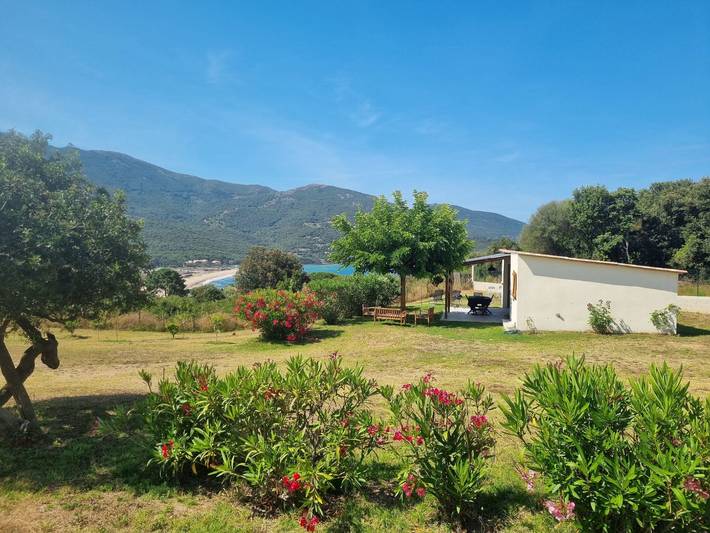 Chalet pour 4 personnes, avec Terrasse et Jardin en Corse