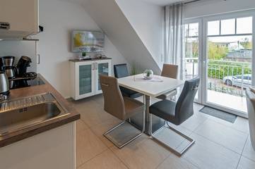 Ferienwohnung für 4 Personen, mit Balkon in Norden und Umgebung