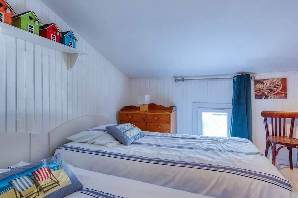 Schönes alleinstehendes Ferienhaus für 6 Personen mit  W-Lan, Tv, Terrasse und Haustiere erlaubt in Naujac-sur-Mer, Lesparre-Médoc und Umgebung