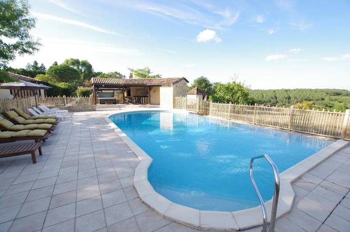 Maison de vacances pour 4 personnes, avec terrasse et jardin ainsi que piscine et jacuzzi, animaux acceptés - 1