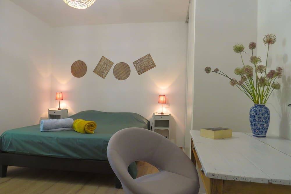 Lourmarin:propriété Campagnarde Rénovée au Pied du Luberon in Lourmarin, Parque natural regional del Luberon