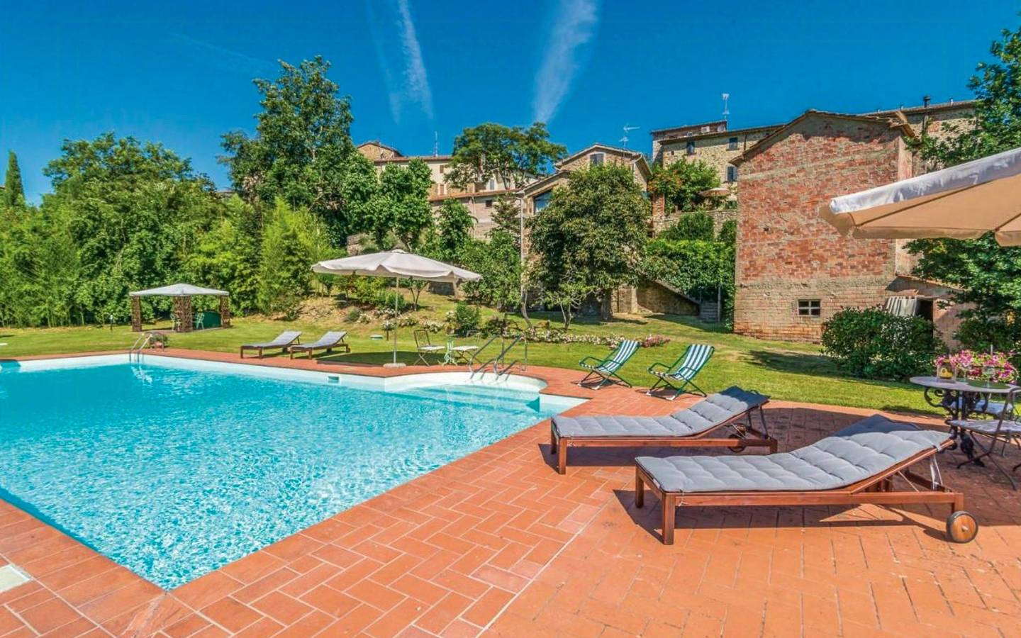 Villa en Umbría con piscina en 70 acres de naturaleza in Città di Castello, Valtiberina
