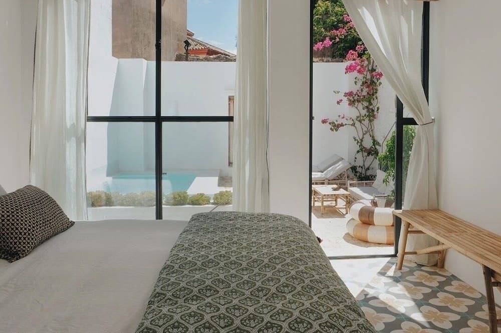 Villa de diseño 5 dorm. con piscina |senderismo|relax|naturaleza| cerca de Ronda in Zahara de la Sierra, Pueblos Blancos
