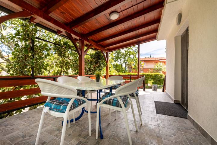 Apartament wakacyjny dla 4 osób, z Balkon w Njivice