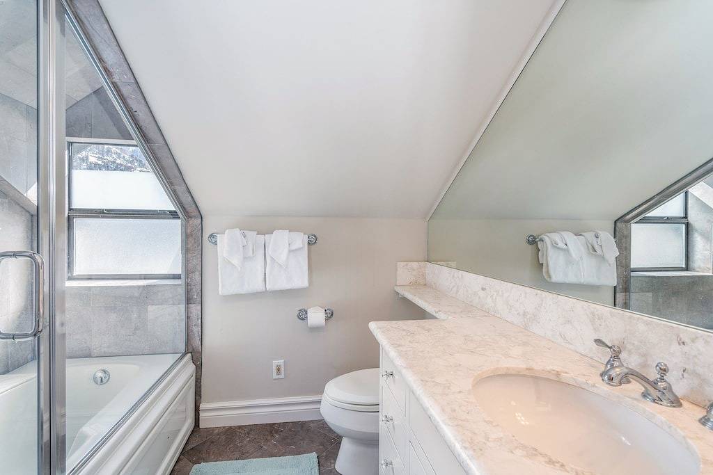 Ganze Wohnung, Hruza Hideout by Avantstay | Walkable Location + Free Ski Shuttle, Mountain View in Telluride, Telluride Ski Resort