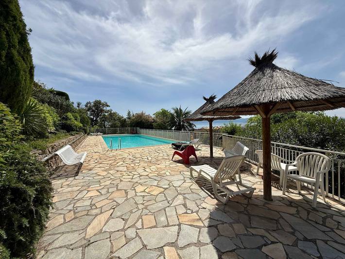 Gîte pour 2 personnes, avec balcon/terrasse et piscine dans Cannes La Bocca - 2