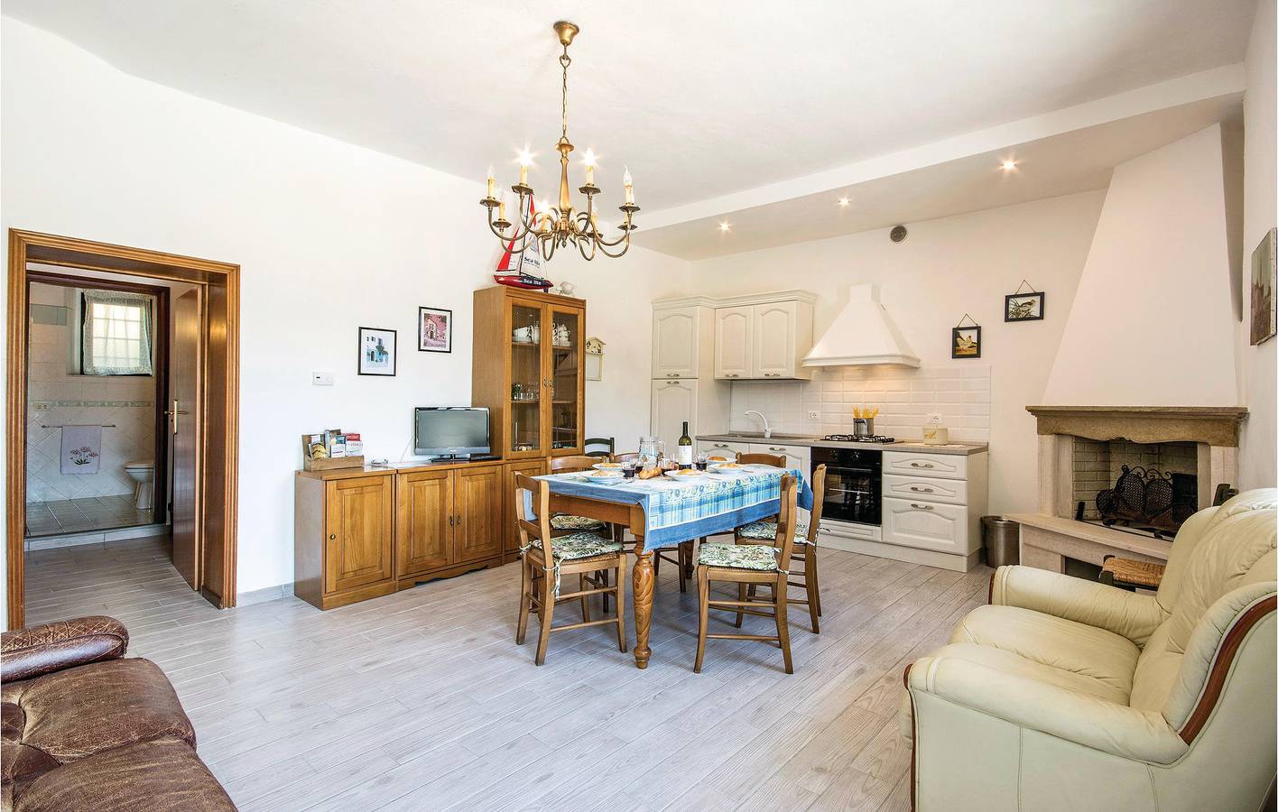 Apartamento vacacional entero, Apartamento junto a la piscina con vistas al río in Pistoya, Provincia de Pistoia