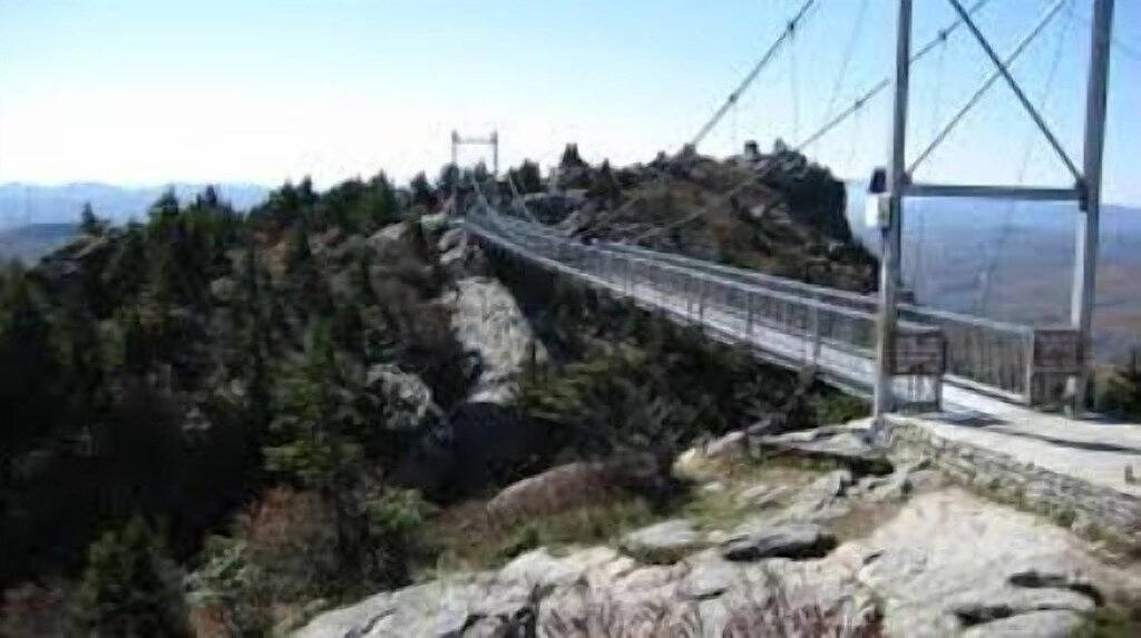 Bear Den / gemütliches Blockhaus w / Offener Kamin / Klimaanlage / In der Nähe von High Country Sehenswürdigkeiten / günstigen Preisen !!! in Blue Ridge Parkway, Seven Devils