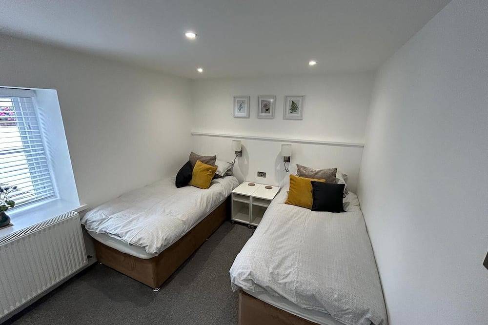 Schilderachtige traditionele cottage met modern interieur, Drumnadrochit, Loch Ness in Drumnadrochit, Highlands