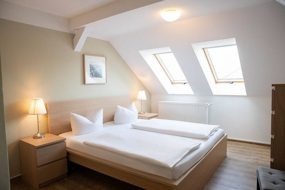 Ganze Wohnung, Ferienwohnung \"Schlossblick\" im Hotel am Schlosspark in Güstrow, Mecklenburgische Seenplatte