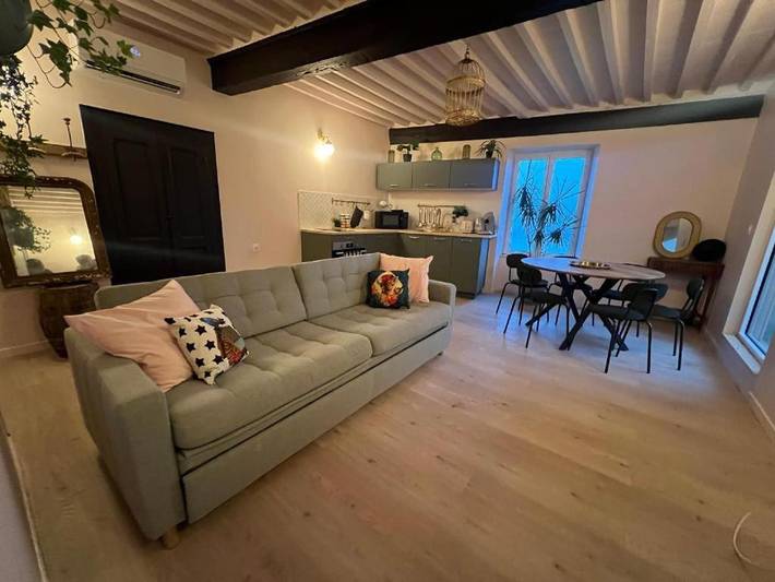 Gîte pour 6 personnes, avec vue et jardin, animaux acceptés dans Vinzieux