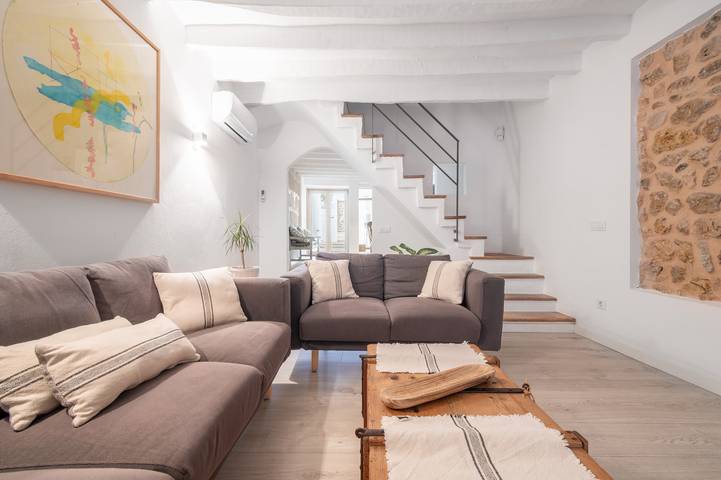 Ferienhaus 'La Roca' mit Bergblick, Wi-Fi und Klimaanlage in Pollença Stadt, Pollença