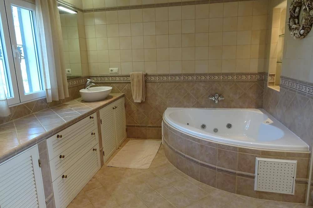 Luxury villa on private property with beautiful sea views in San Juan de los Terreros, Pulpí