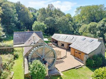 Gîte pour 9 personnes, avec jardin à Beuzec-Cap-Sizun
