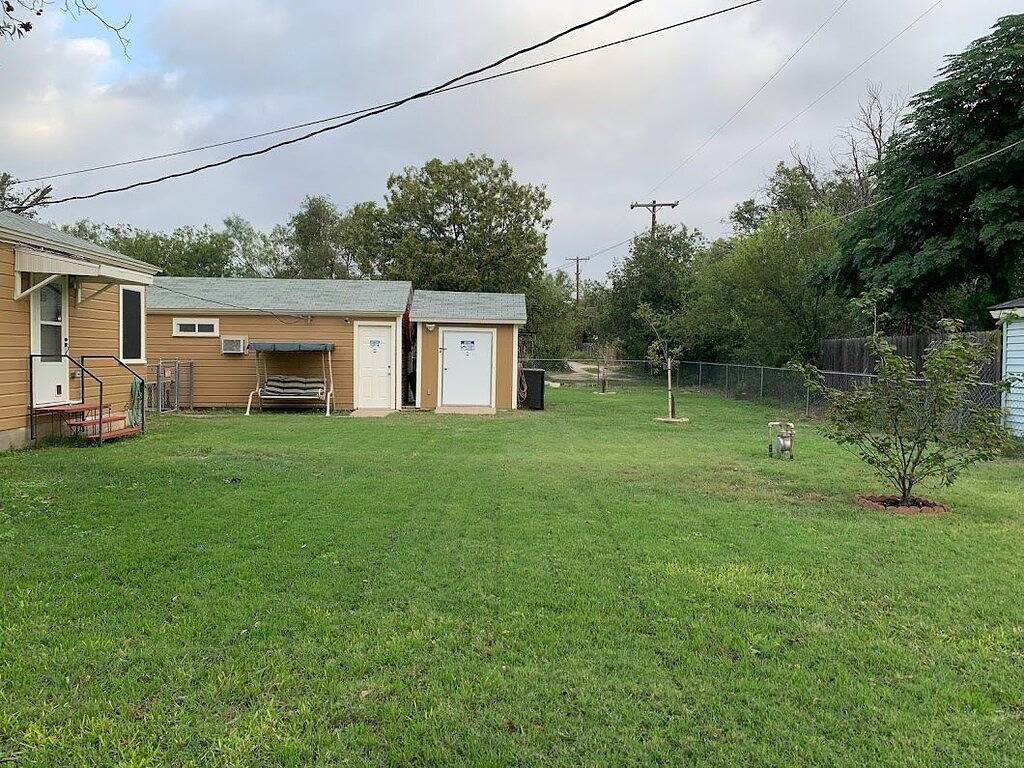 Lone Star House - West Texas Charmer - 3 bedrooms; 4 beds; 2 bathrooms in San Angelo, Tom Green County