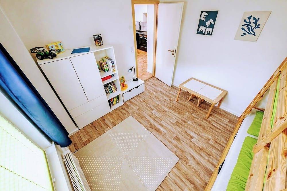 Appartement entier, Family-Friendly Vacation Rental—With a Garden and Playground in Krummin, Usedomer Norden