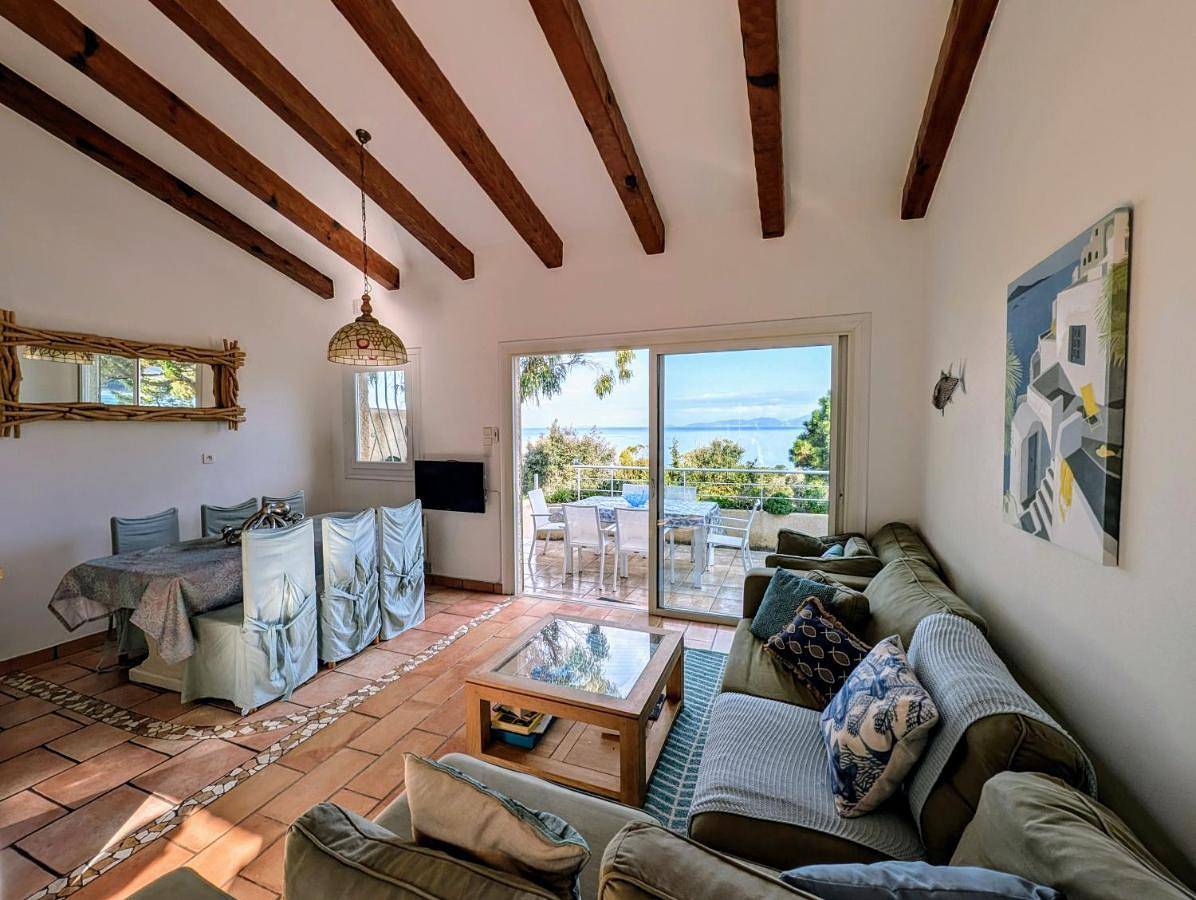 Five-Bedroom House in Coti-Chiavari, Région d'Ajaccio
