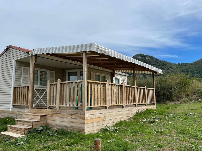 Mobil home pour 5 personnes, avec piscine à Saint-Georges-de-Luzençon - 3