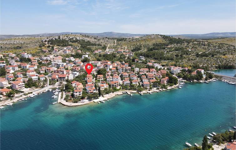 Location de vacances pour 9 personnes, avec jardin et terrasse à Zaboric - 2