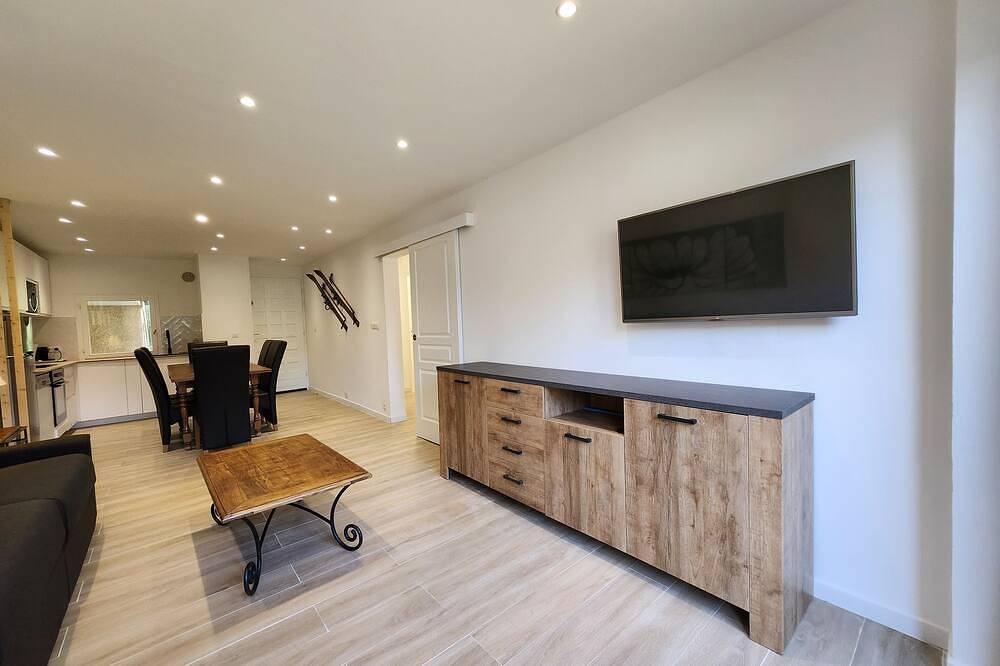 Appartement entier, Appartement T3 avec jardin proche du centre in Saint-Bonnet-en-Champsaur, Parc national des Écrins