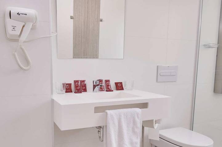 Hôtel pour 3 personnes, avec terrasse et vue dans Cabárceno - 2