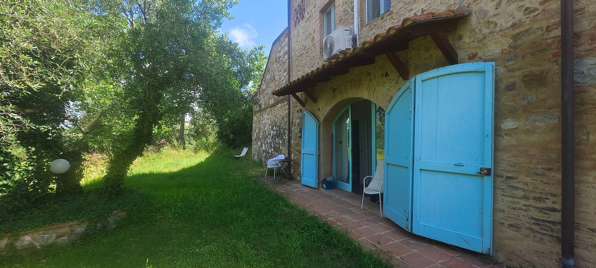 Ganze Wohnung, Apartment 'Nido Blu Loft' mit Gemeinschaftspool, privatem Garten und Wlan in Siena, Siena Provinz