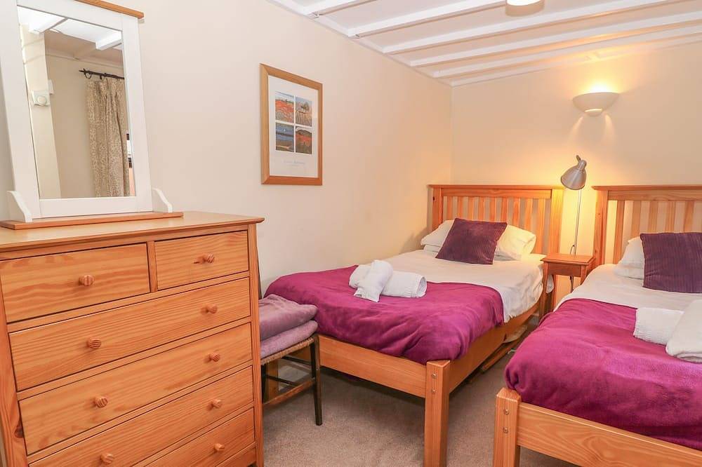 Springfield Cottage, family friendly, with a garden in Bideford in Bideford, Devon