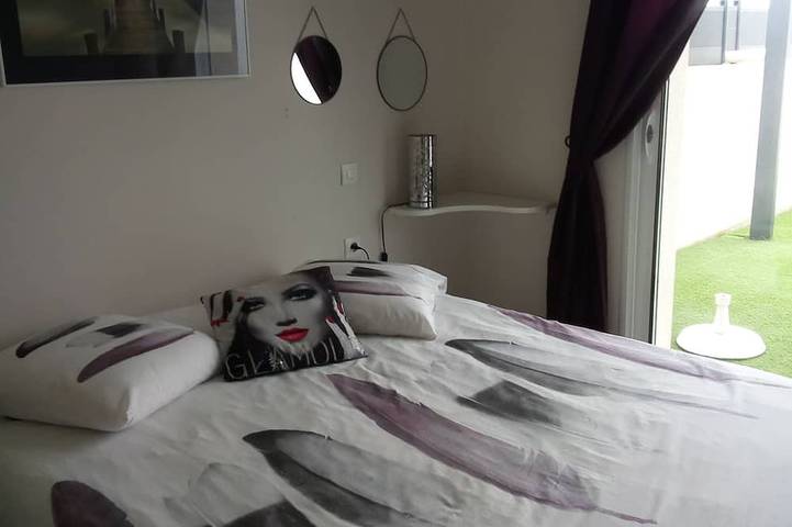 Gites in new residence downtown paimpol 2 persons 5mn walk from the port in Paimpol, Côte de Goëlo
