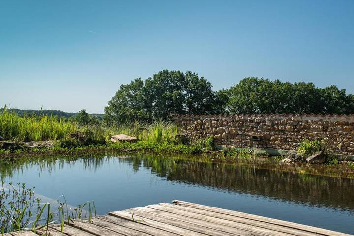 Chambre d’hôte pour 5 personnes, avec bassin pour enfant et vue ainsi que piscine et jardin en Dordogne - 3