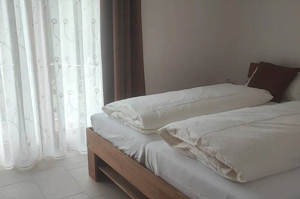 Apartment im Hotel 'Einhorn' mit Bergblick, gemeinsamer Terrasse und Wlan in Schwäbisch Gmünd, Albsteig Etappe 6