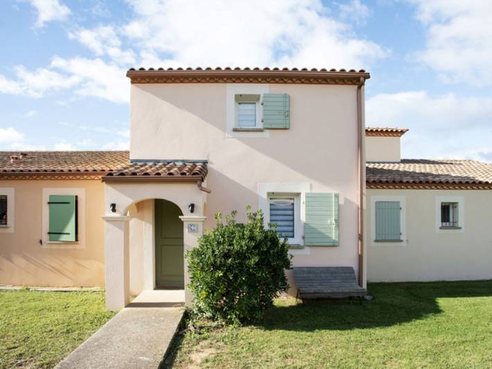 Villa pour 4 personnes, avec piscine et jardin