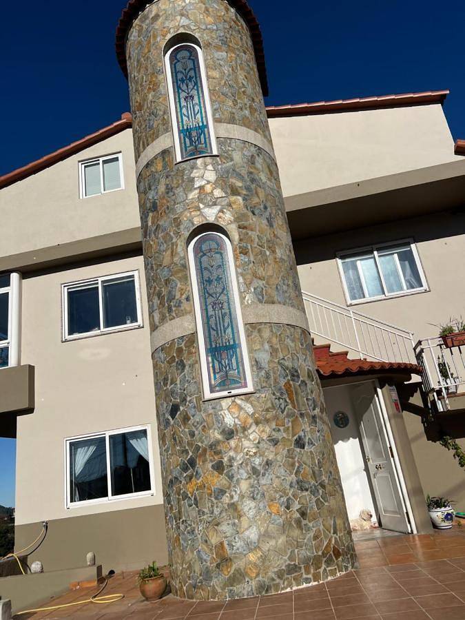 Maison d’hôte pour 2 personnes, avec terrasse et jardin ainsi que vue et piscine à Vigo - 2