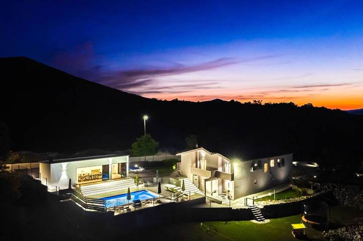 Villa für 8 Personen, mit Garten und Whirlpool in Split-Dalmatien - 3